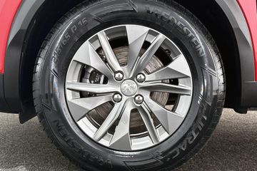 Peugeot e-2008