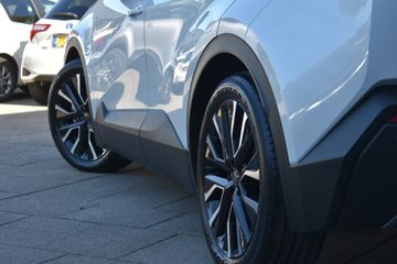 Toyota C-HR+