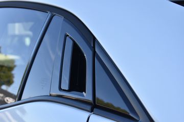 Toyota C-HR+