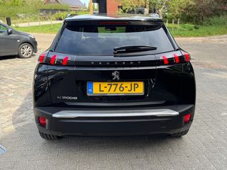 Peugeot e-2008