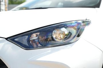 Mazda 2 Hybrid