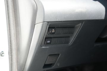 Mazda 2 Hybrid