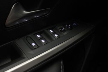 Peugeot e-3008