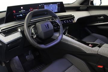Peugeot e-3008
