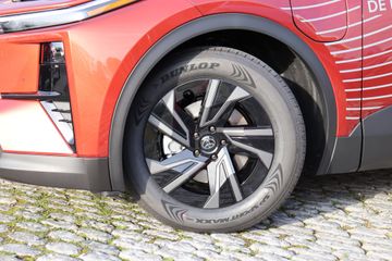 Toyota C-HR+