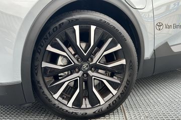 Toyota C-HR+