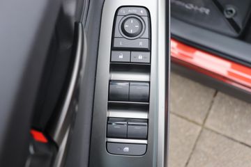 Toyota C-HR+