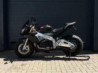 Aprilia Tuono V4