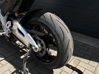 Aprilia Tuono V4