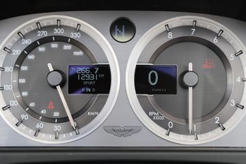 Aston Martin V8 Vantage