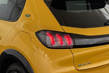 Peugeot e-208