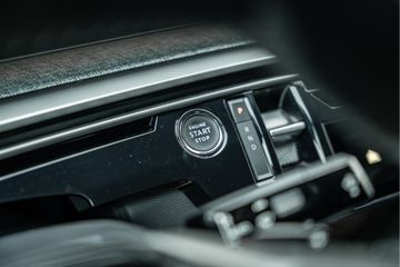 Peugeot e-3008