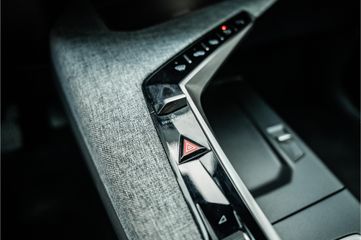 Peugeot e-3008