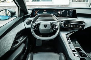 Peugeot e-3008