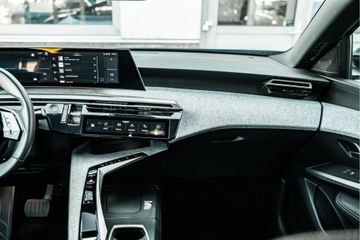 Peugeot e-3008