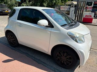 Toyota iQ