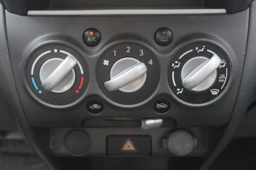 Nissan Pixo