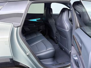 Lynk & Co 08