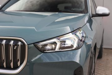 BMW iX1