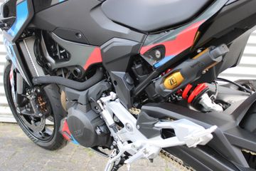 BMW F 900 R