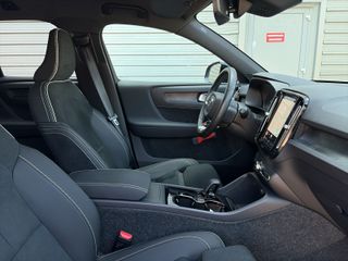 Volvo EX40