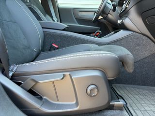 Volvo EX40