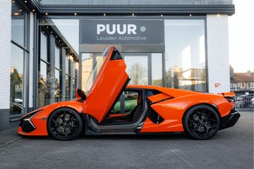 Lamborghini Revuelto