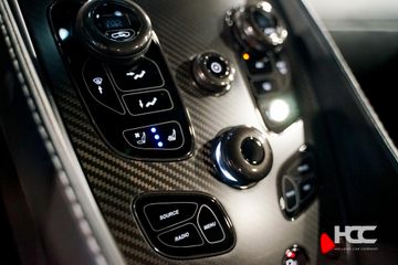 Aston Martin V12 Vanquish