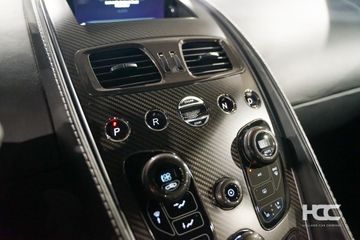Aston Martin V12 Vanquish