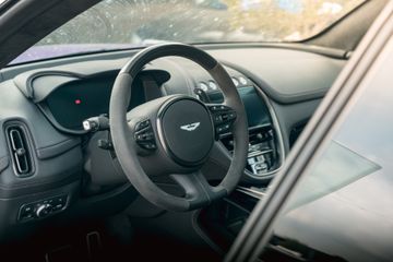 Aston Martin DBX