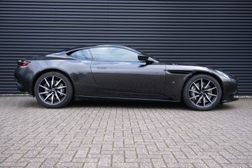 Aston Martin DB11