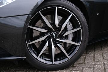 Aston Martin DB11