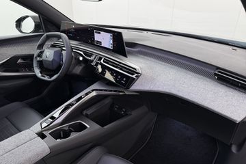 Peugeot e-3008