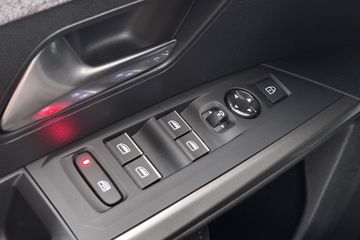 Peugeot e-3008