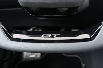 Peugeot e-3008