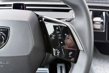 Peugeot e-3008