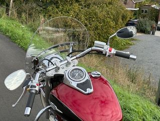 Suzuki Intruder