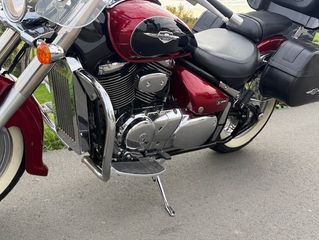 Suzuki Intruder