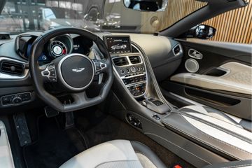 Aston Martin DBS