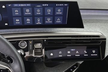 Peugeot e-5008