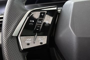 Peugeot e-5008