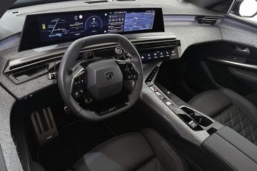 Peugeot e-5008