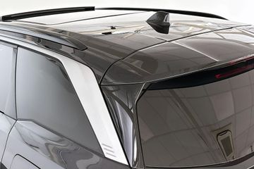 Peugeot e-5008