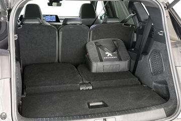 Peugeot e-5008