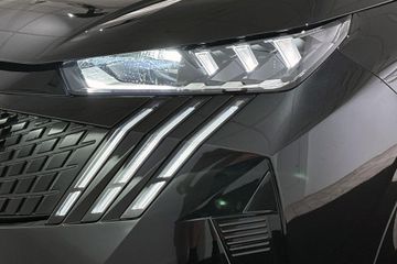 Peugeot e-3008