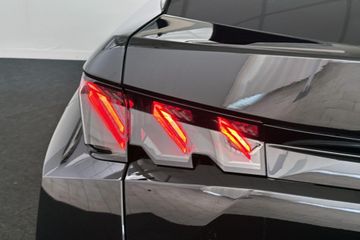 Peugeot e-3008