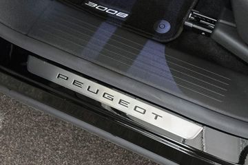 Peugeot e-3008