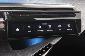 Peugeot e-3008
