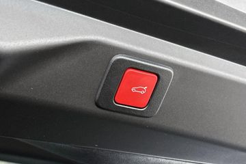 Peugeot e-3008