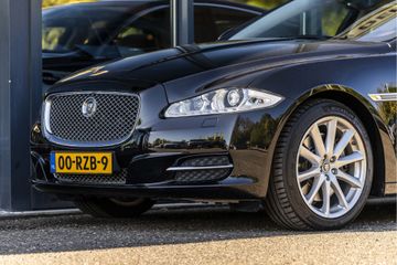 Jaguar XJ